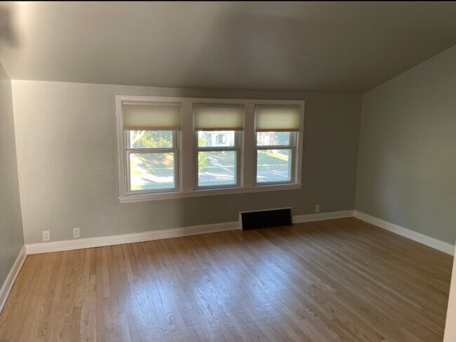 Living Room - 1324 S 76th St