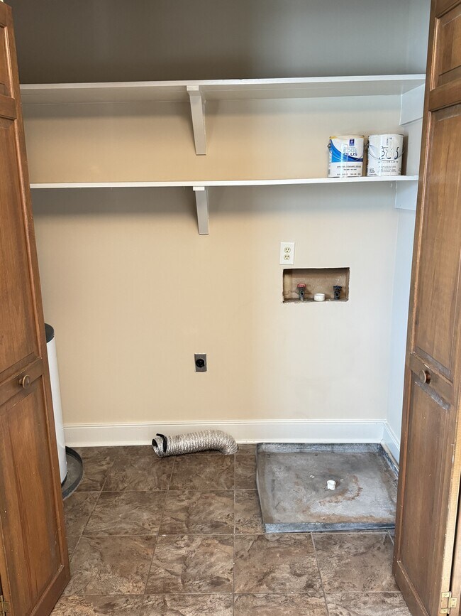 Building Photo - 3564 Mills Rd