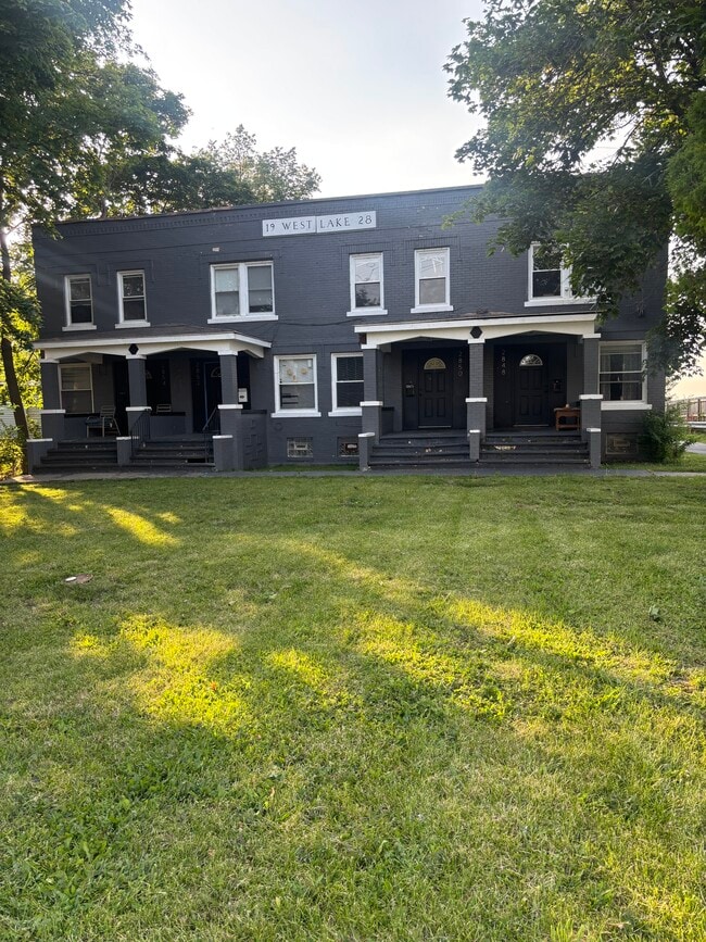 Building Photo - 2850 W Erie Ave
