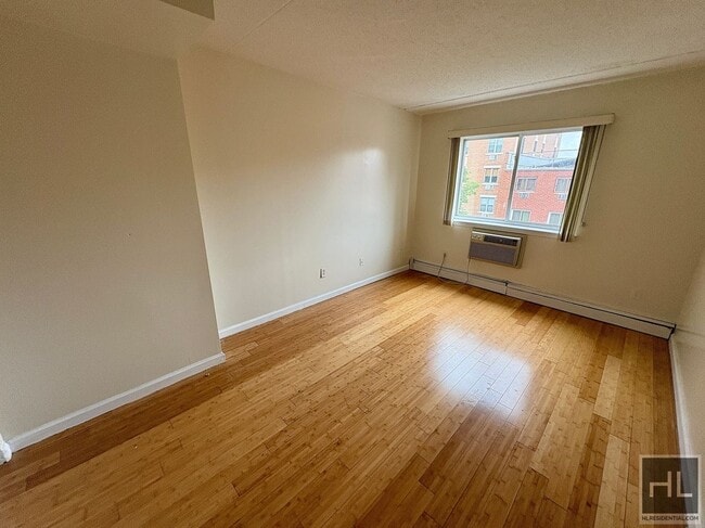Primary Photo - EAST 119 STREET, NEW YORK