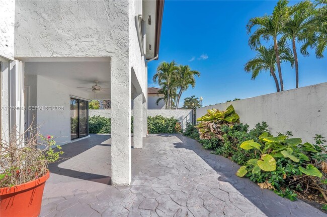 Building Photo - 1301 SW 124th Ct