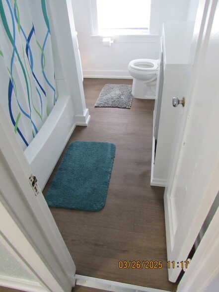 Building Photo - 206 Lake St