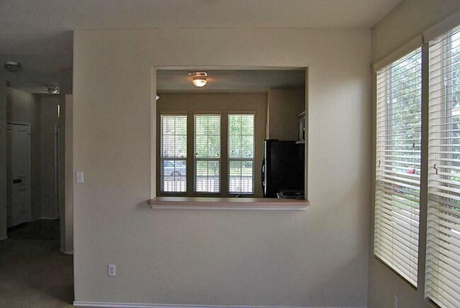 Building Photo - 16806 Mammoth Springs Dr