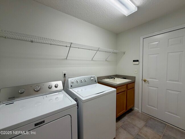 Building Photo - 1228 Loch Tanna Loop