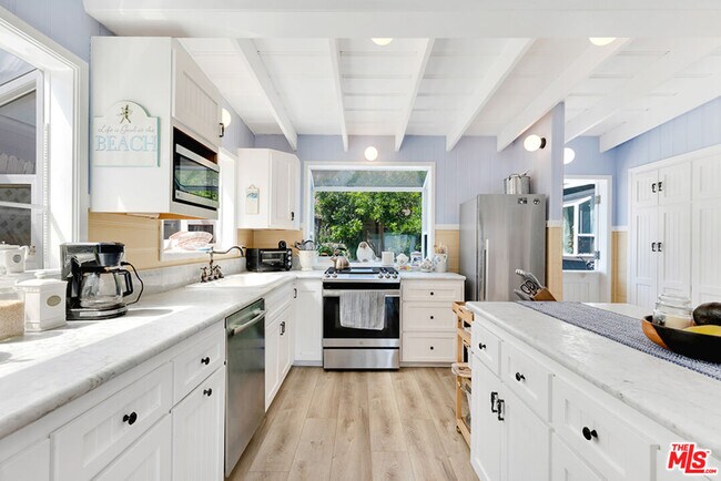 Building Photo - 24528 Malibu Rd