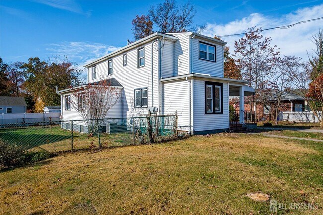 Building Photo - 385 Pierson Ave