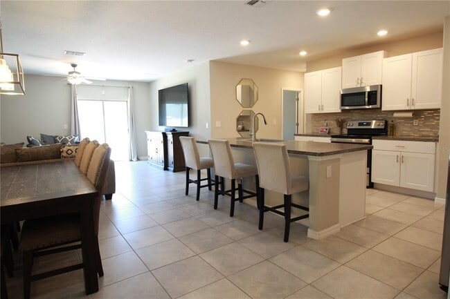 Building Photo - 7319 Canterbury Bells Ct