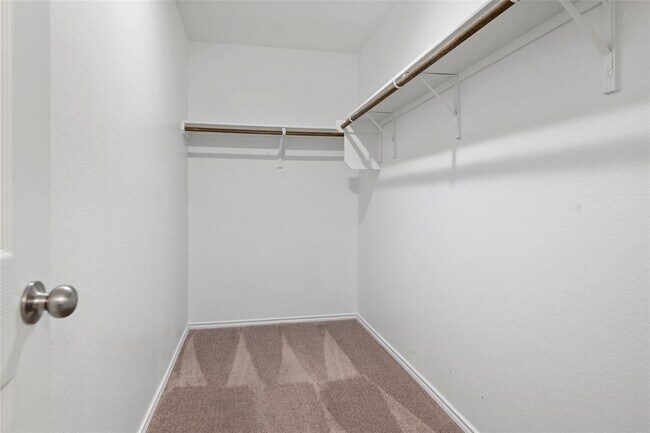 Building Photo - 457 Bedford Falls Ln