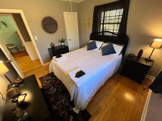 Building Photo - 2925 Center St