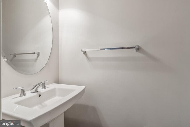 Building Photo - 22569 Norwalk Square