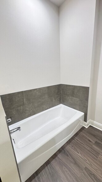 Building Photo - 6123 Hamilton Mdws Wy