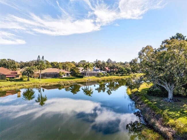 Building Photo - 8455 Woodbriar Dr