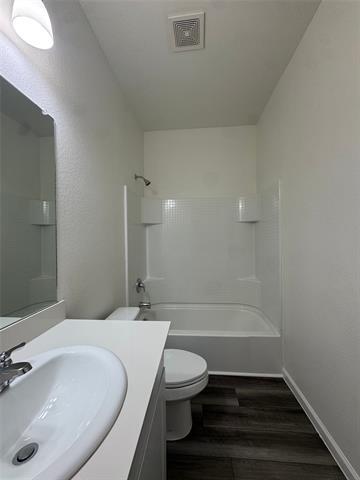 Building Photo - 1720 Escondido Dr