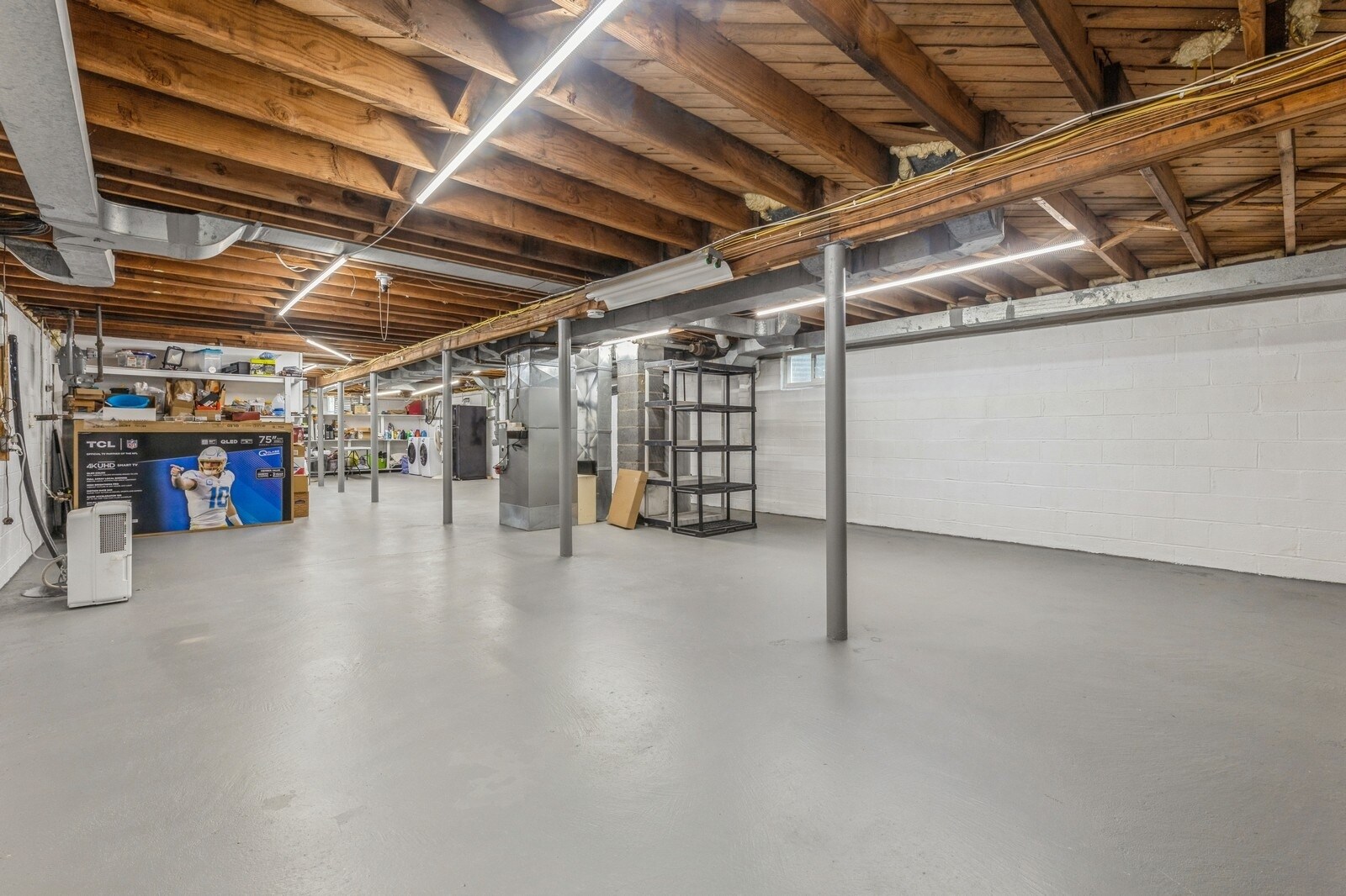 Building Photo - 558 Baylor Ave