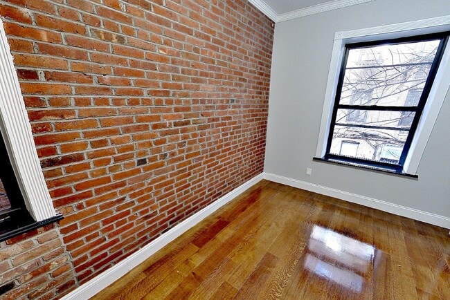 Building Photo - 434 W 52nd St