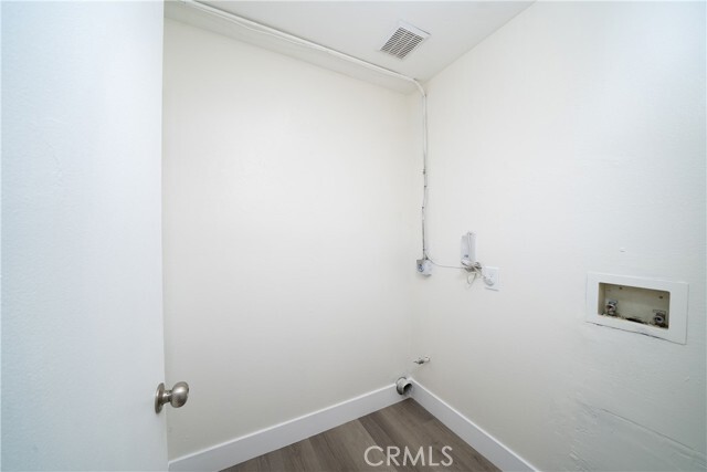 Building Photo - 652 Parkview Dr