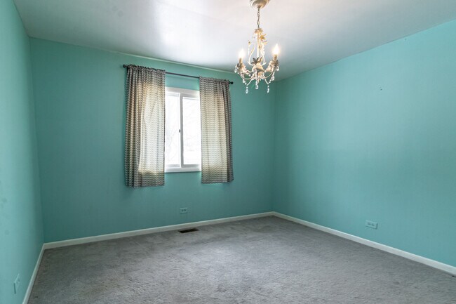 Building Photo - 416 Swallow Ln