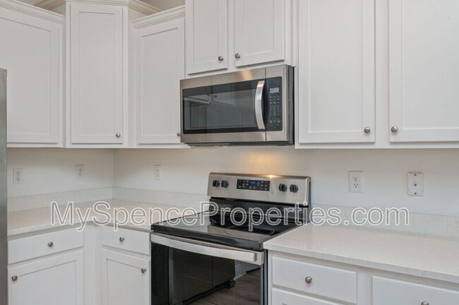 Building Photo - 5 Renea Cv