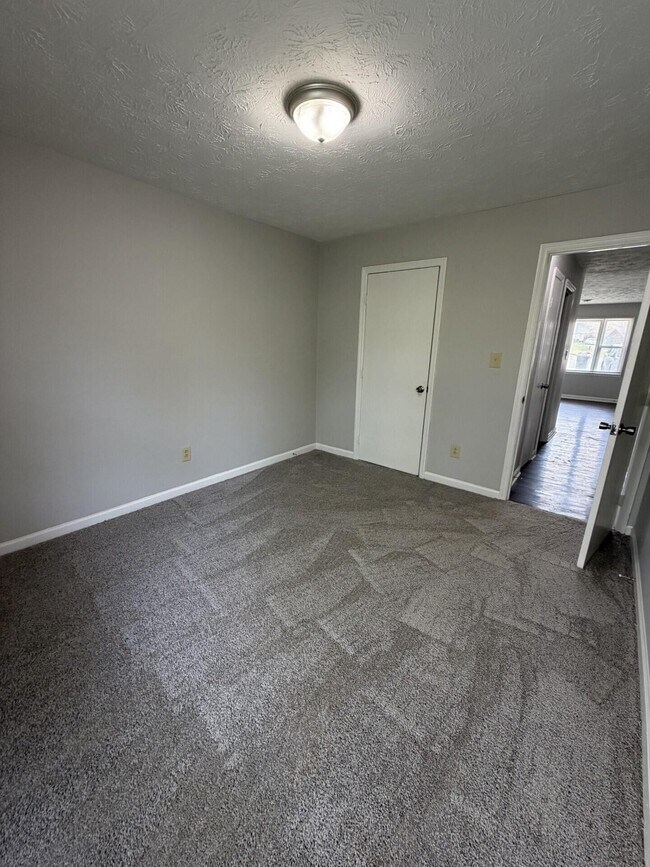 Building Photo - 3200 Baird Ct