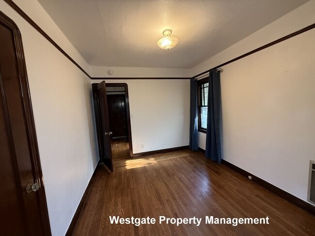 Building Photo - 626 E St