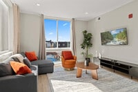 Building Photo - 901 Canal St