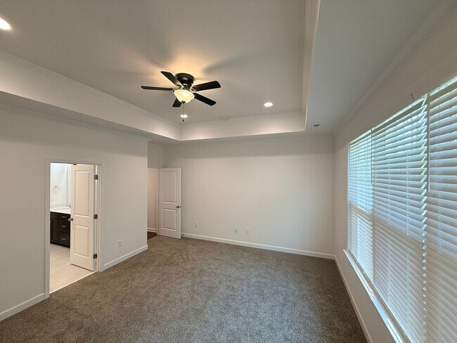 Building Photo - Beautiful New Home in georgous community