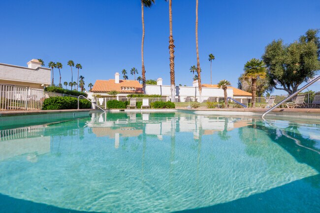 Building Photo - 156 Falls Ct