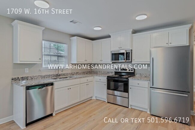 Building Photo - 1709 W 16th St