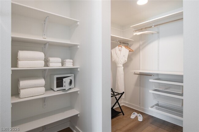 Building Photo - 11055 S Las Vegas Blvd