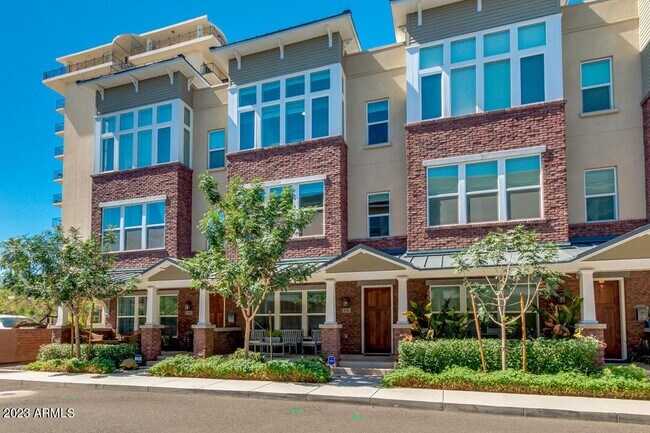 Building Photo - 816 N 3rd Ave