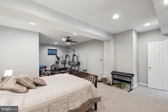 Building Photo - 4843 Montega Dr
