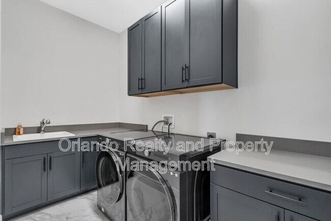 Building Photo - 15155 Mayberry Dr
