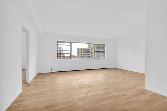 Building Photo - 3 Fordham Hill Oval