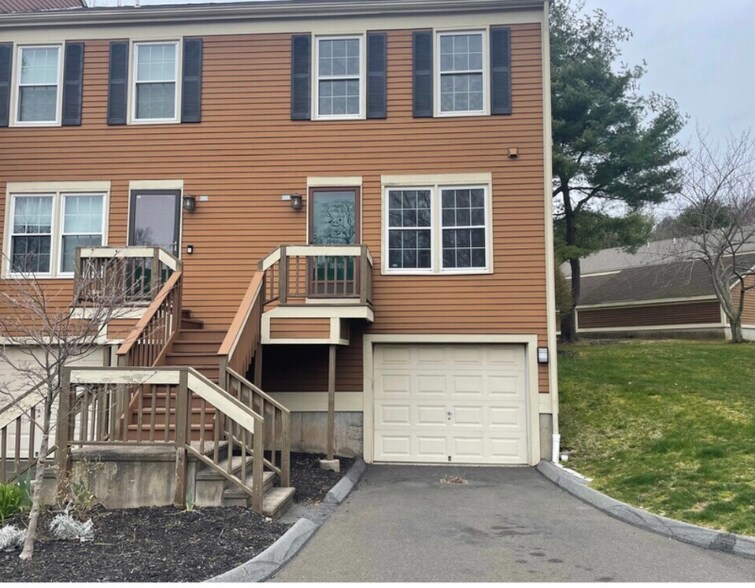 Primary Photo - 173 Foxbridge Village Rd