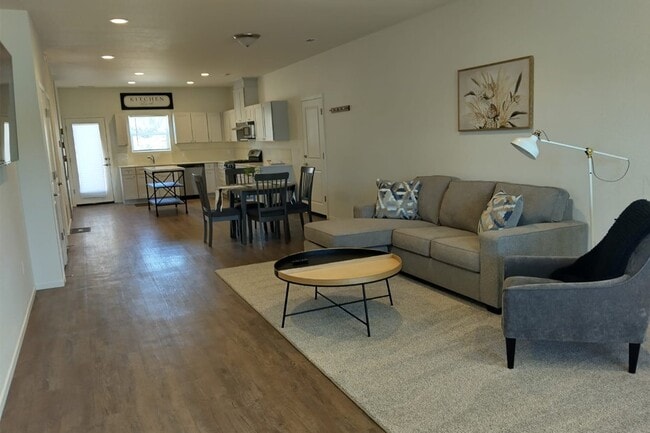 Building Photo - 5368 Crst Cv Dr