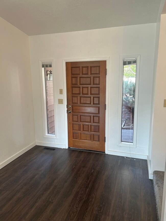 Building Photo - 2774 Jessica Cir