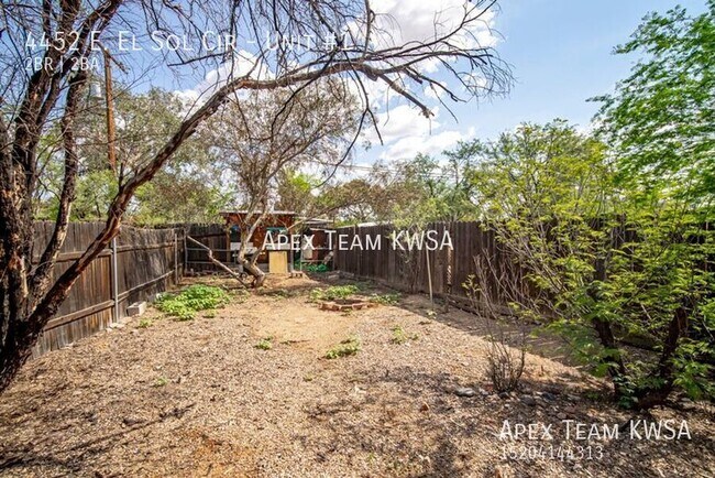 Building Photo - 4452 E El Sol Cir