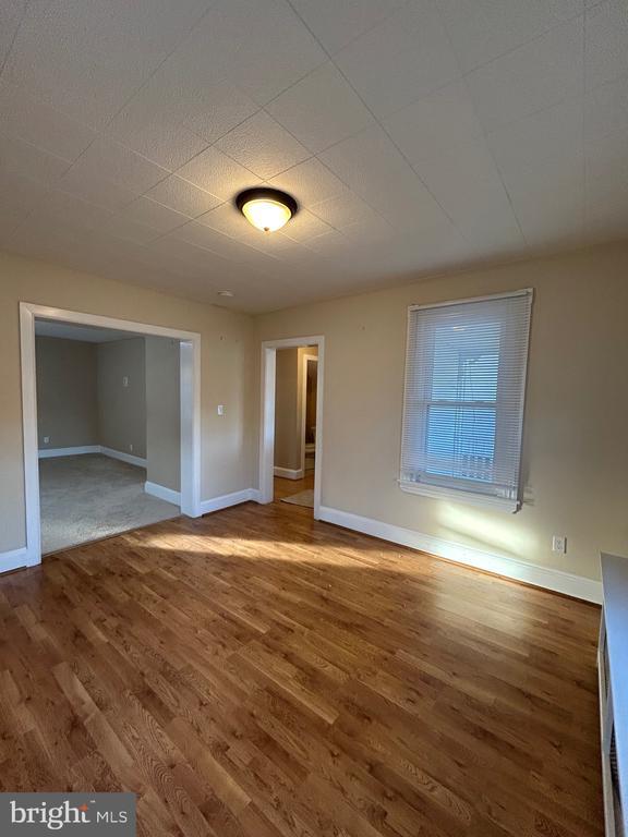 Building Photo - 424 Center St