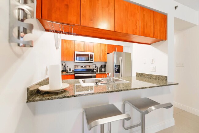 Building Photo - 1200 Brickell Bay Dr