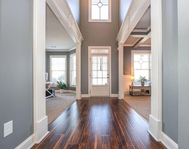 Building Photo - 4669 Sierra Creek Dr NE
