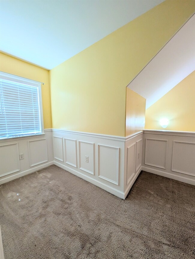 Building Photo - 244 Belclare Way