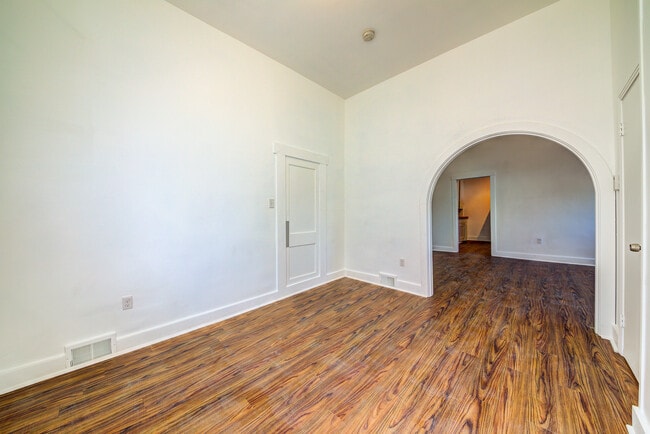 Building Photo - Awesome building with 2 great apartments in the South Side Slopes/Allentown