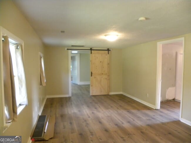 Building Photo - 1233 N Forest Ave