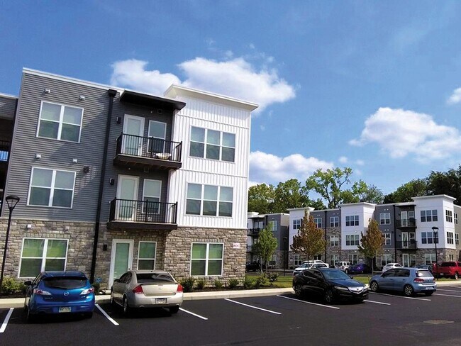 Building Photo - 1370 Log Pond Dr