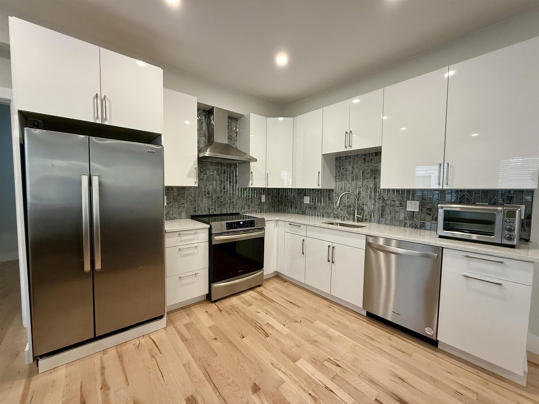 Building Photo - 19 Gorham St