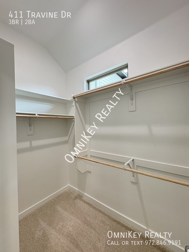 Building Photo - 411 Travine Dr