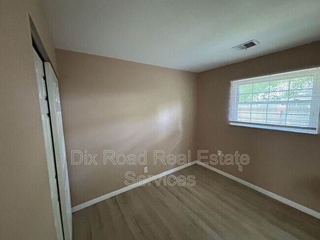 Building Photo - 440 Mc Creary Ct