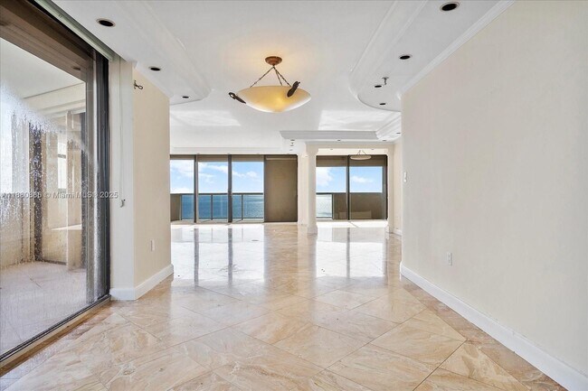 Building Photo - 5757 Collins Ave