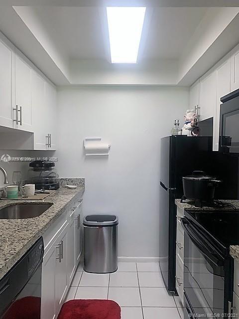 Building Photo - 7420 SW 82nd St