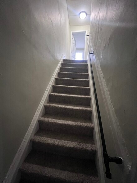 Building Photo - 2309 5th Ave